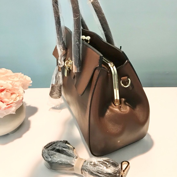 La Terre Fashion large handbag in chocolate. - Picture 4 of 7